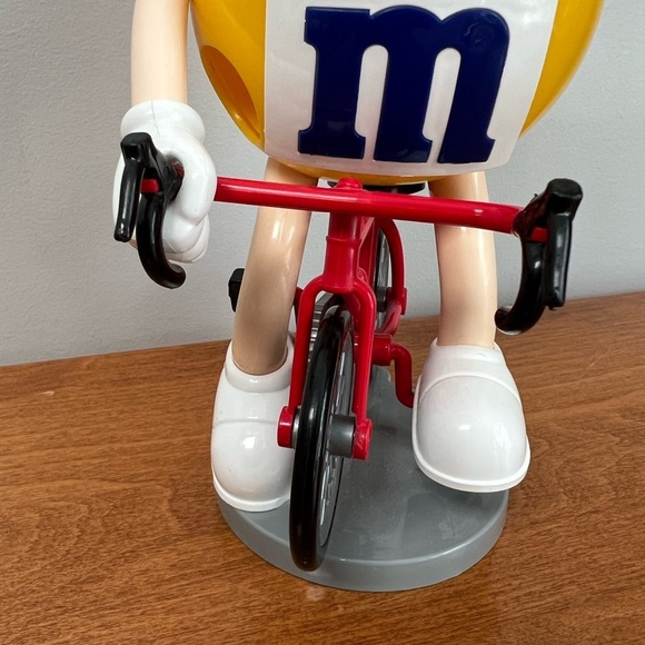 M&M'S Dispenser Yellow M&M On Bicycle Novelty Collectible - Picture 2 of 7
